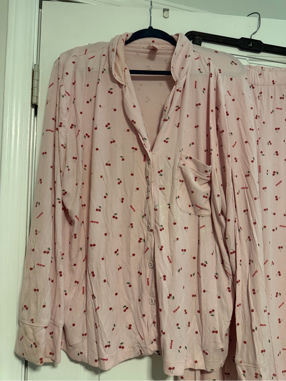 SKIMS Limited Edition Valentine Pink Cherry-Print Long-Sleeve Pajama Top size XL
